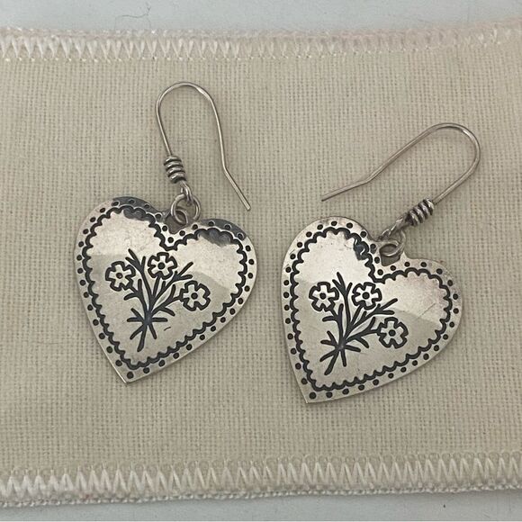James Avery Retired Floral Embroidered Dangle Earrings - Picture 1 of 4